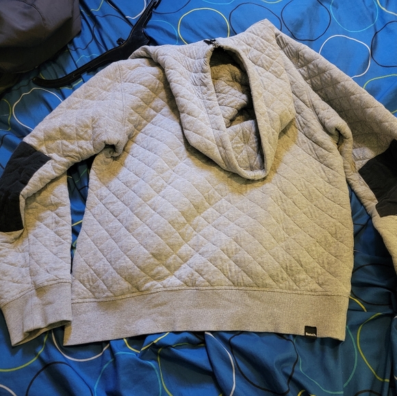 Bench Men's large zip up hoodie - Picture 3 of 5